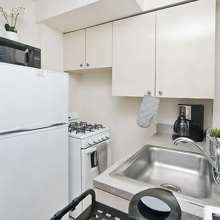 One Bedroom With Backyard - Brooklyn Holiday home New York
