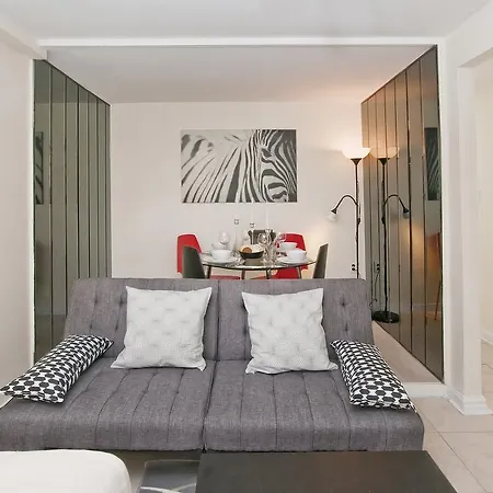 One Bedroom With Backyard - Brooklyn Holiday home