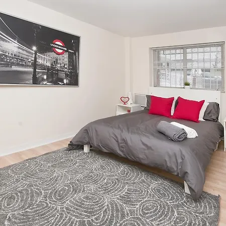 One Bedroom With Backyard - Brooklyn Holiday home *