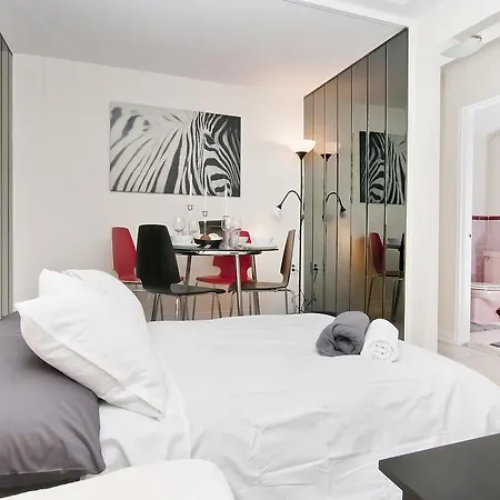 One Bedroom With Backyard - Brooklyn Holiday home New York