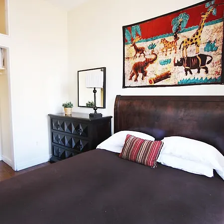 Luxury Living Apartment *