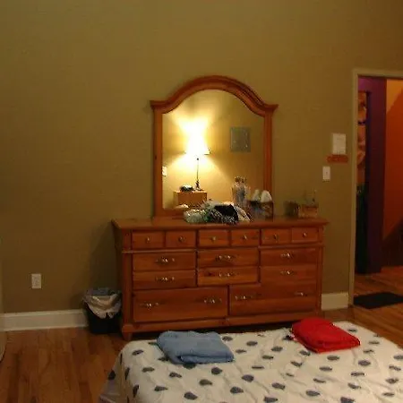 Bed & Breakfast Harlem 2*