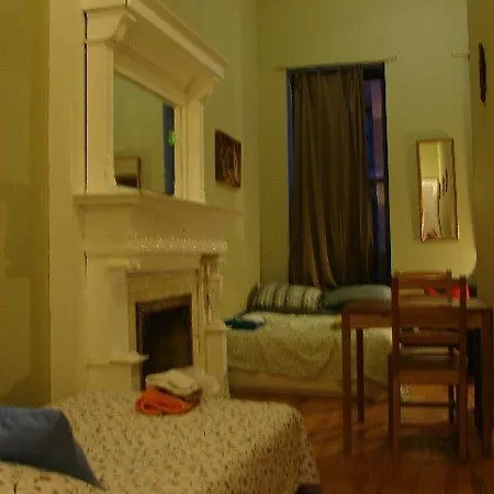Bed & Breakfast Harlem 2*