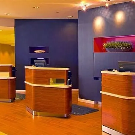 Hotel Courtyard By Marriott Laguardia Airport New York