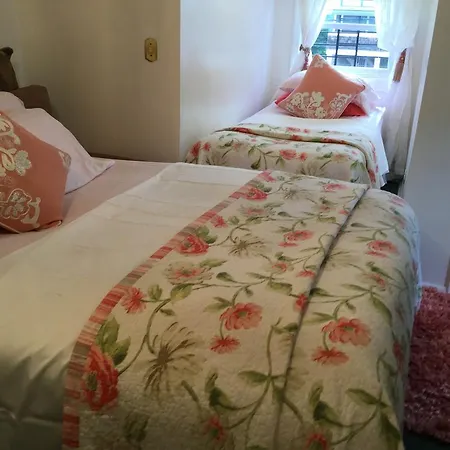 Holiday home Stunning 7 Bedroom With 4 Bathrooms - Sleeps 25