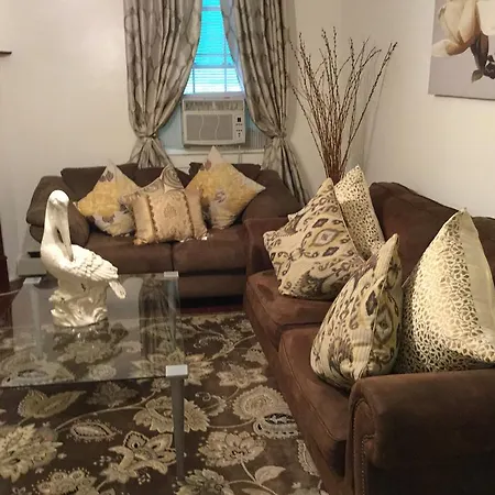 Holiday home Stunning 7 Bedroom With 4 Bathrooms - Sleeps 25