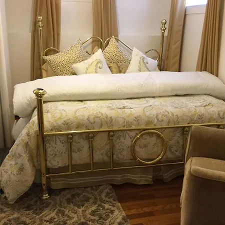 Holiday home Stunning 7 Bedroom With 4 Bathrooms - Sleeps 25
