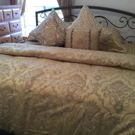 Holiday home Stunning 7 Bedroom With 4 Bathrooms - Sleeps 25