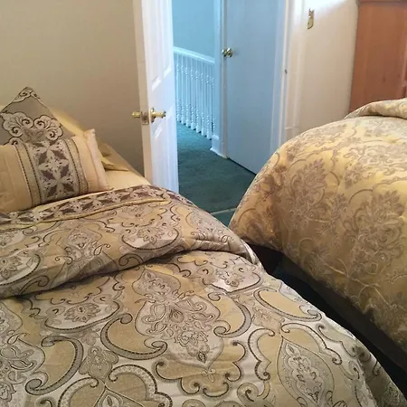 Stunning 7 Bedroom With 4 Bathrooms - Sleeps 25