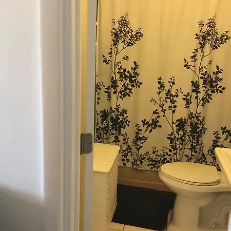 Holiday home Stunning 7 Bedroom With 4 Bathrooms - Sleeps 25 *