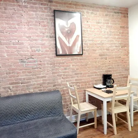 Cozy Near Park