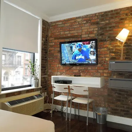 Hotel East Village 3*