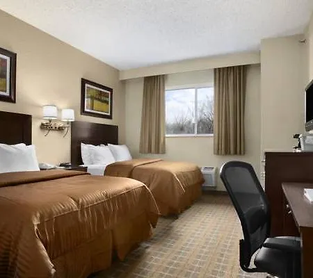 Hotel Ramada By Wyndham Bronx 3*
