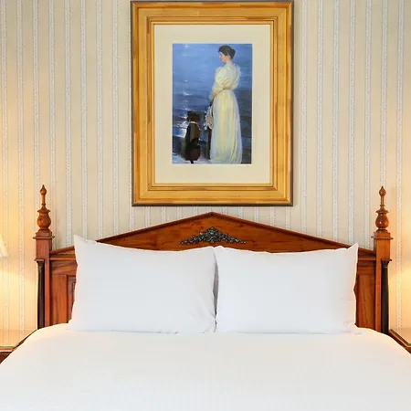 Hotel Roger Smith