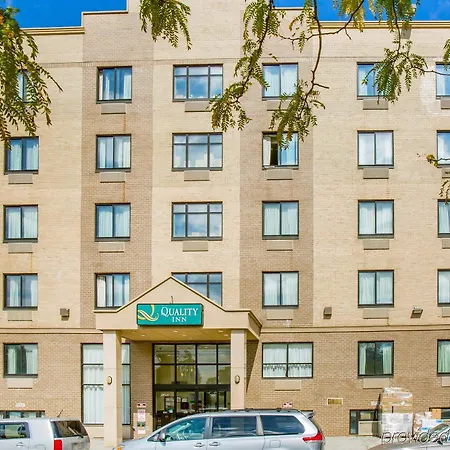 Hotel Quality Woodside Queens 3*