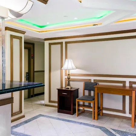 Econo South Ozone Park Hotel 2*