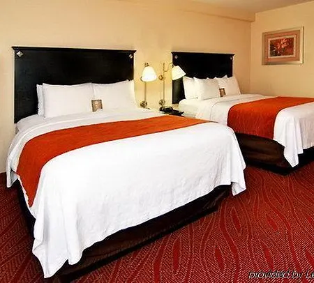 Comfort & Laguardia Airport 4* New York