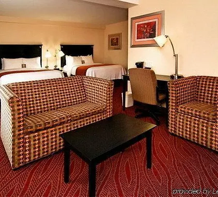 Comfort & Laguardia Airport Hotel 4*