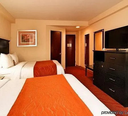 Comfort & Laguardia Airport Hotel 4*