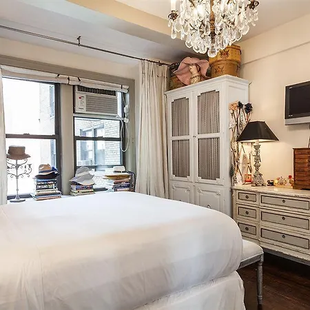 Upper East Side Apartment *
