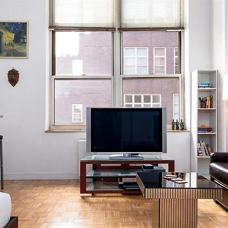 Upper East Side Apartment *
