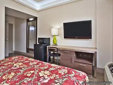 Brooklyn Motor Hotel 2*