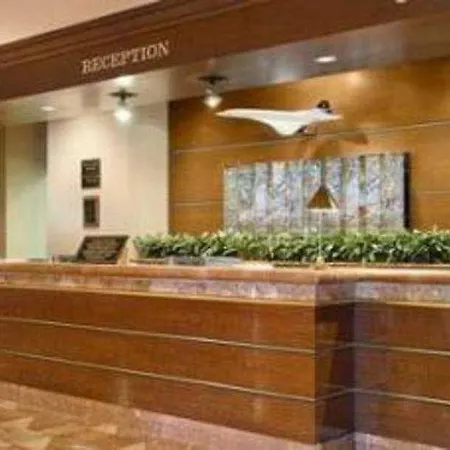 Ramada Plaza Jfk International Airport 2*