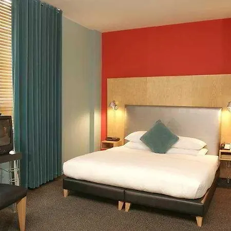 Hotel Moderne 4*