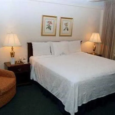 Salisbury Hotel 3*