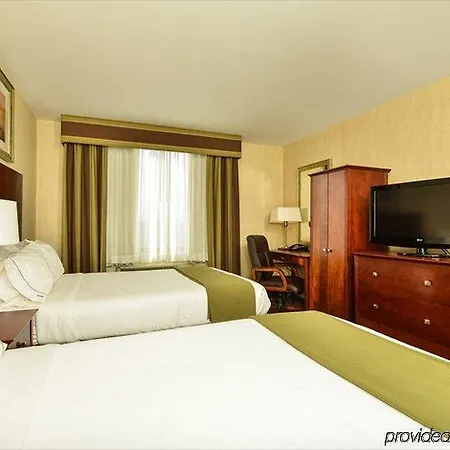 Country & By Radisson, Staten Island 3* New York
