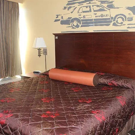 Howard Johnson Queens Village 2*