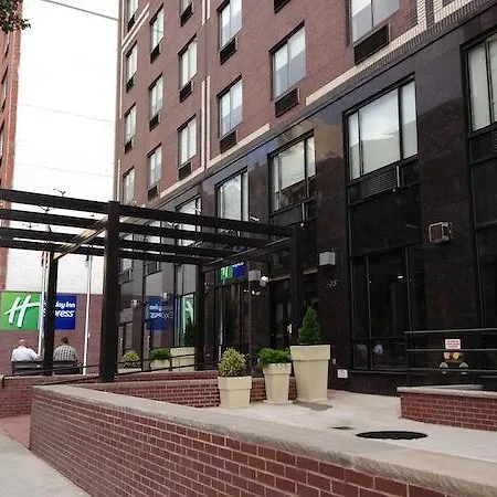 Express Manhattan Midtown West By Ihg Hotel 3*