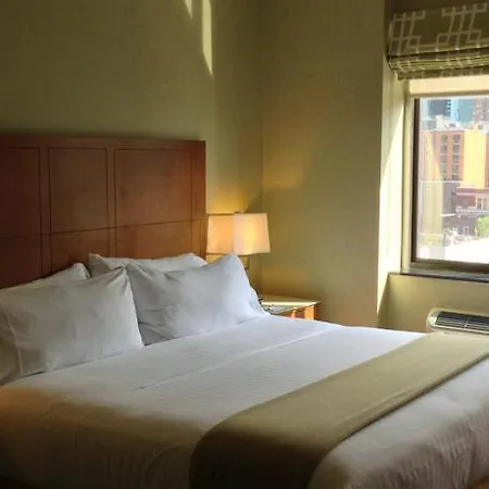 Express Manhattan Midtown West By Ihg Hotel 3*