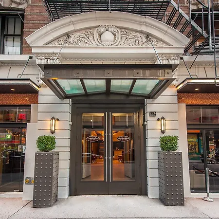 Square At Times Square Hotel