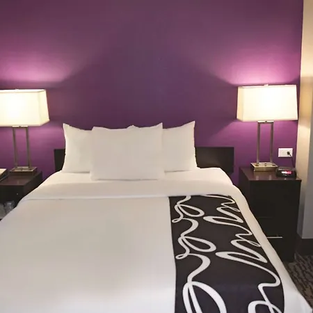 La Quinta By Wyndham Park Hotel