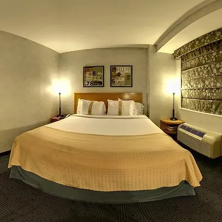 - Street By Ihg Hotel New York