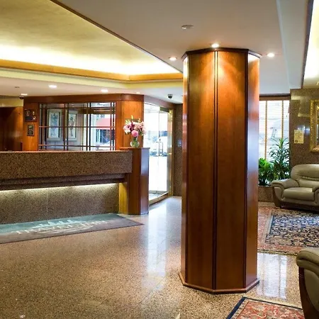 Travel - Midtown Manhattan Hotel 2*