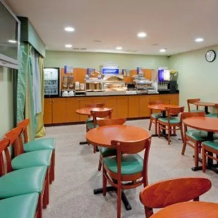 Express Brooklyn By Ihg New York