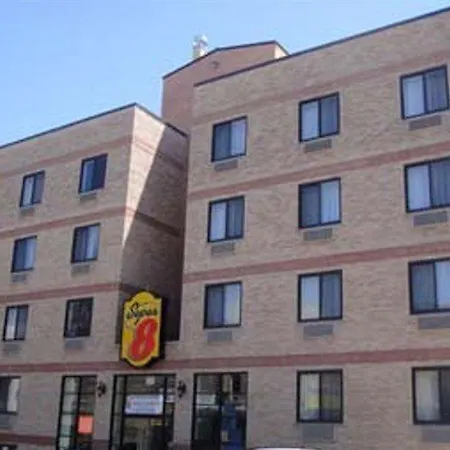 Hotel Super 8 By Wyndham Brooklyn / Park Slope