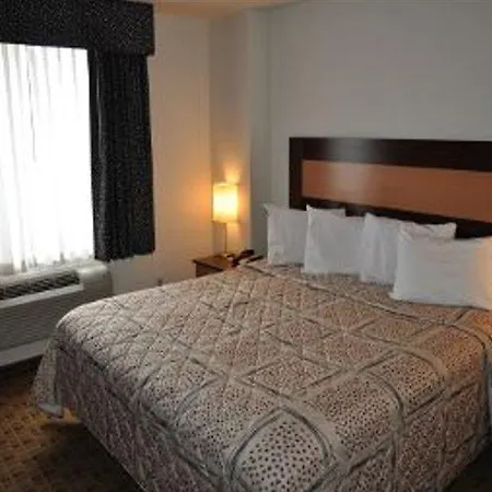 Super 8 By Wyndham Brooklyn / Park Slope