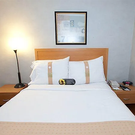 - Street By Ihg New York