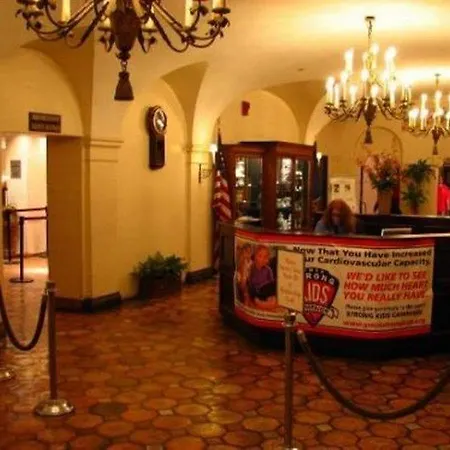 Hostel West Side Ymca