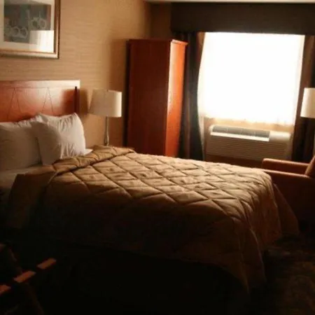 Hotel Ramada By Wyndham Times Square West 3*
