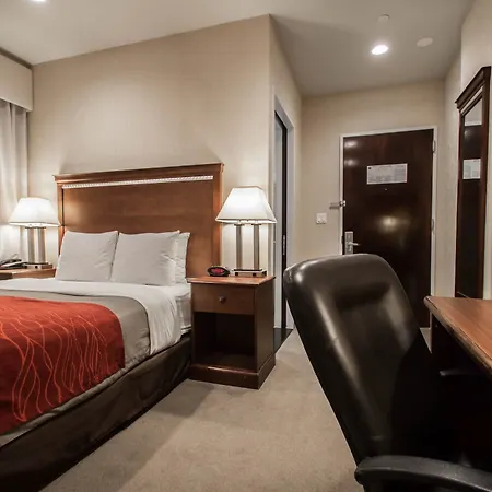 Hotel Comfort Manhattan Bridge 3*