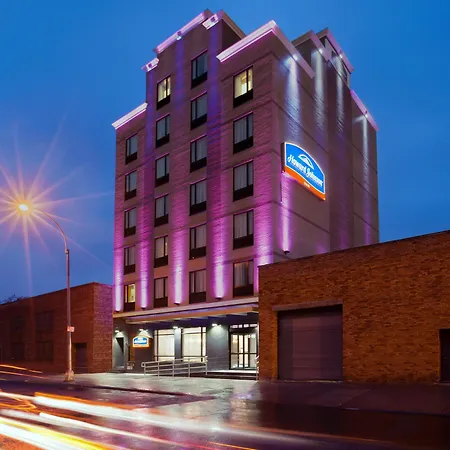 Hotel Howard Johnson By Wyndham Jamaica Ny Near Airtrain Jfk