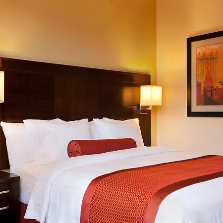 Courtyard By Marriott Manhattan / Soho