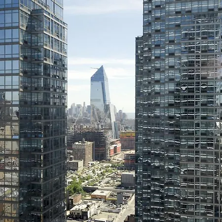 Global Luxury At Sky Apartment