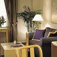 Eastgate Tower Hotel New York