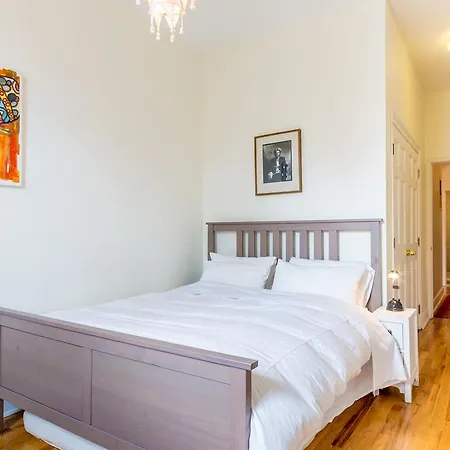 Two Bedroom Suite-harlem Apartment *