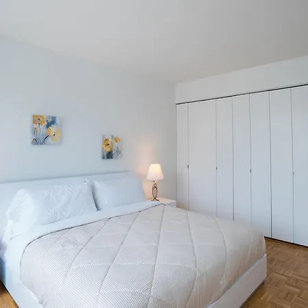 Lincoln Center Luxury Apartment New York